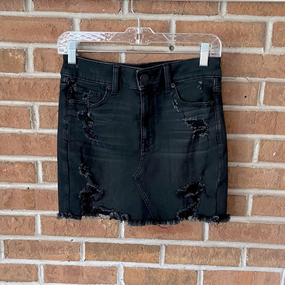 AE Distressed Jean Skirt - Picture 1 of 2
